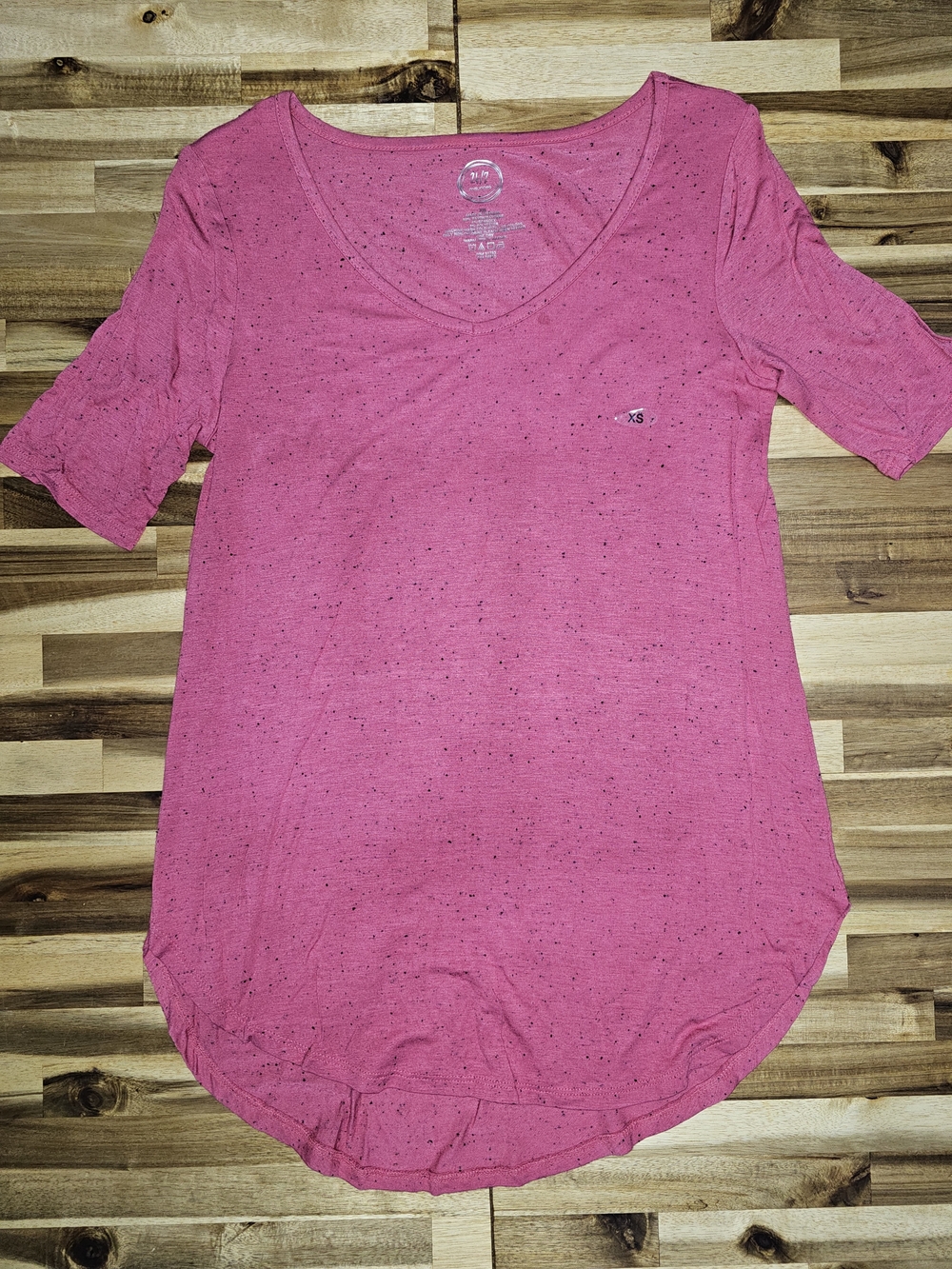 Maurices Pink Speckled V-Neck Short Sleeve Tee